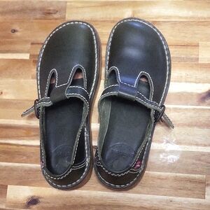 Duckfeet Lolland Mary Jane T-Strap Forest Green size 41